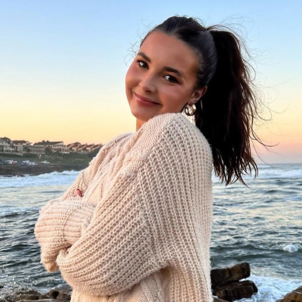 Meet your Posher, Angelica